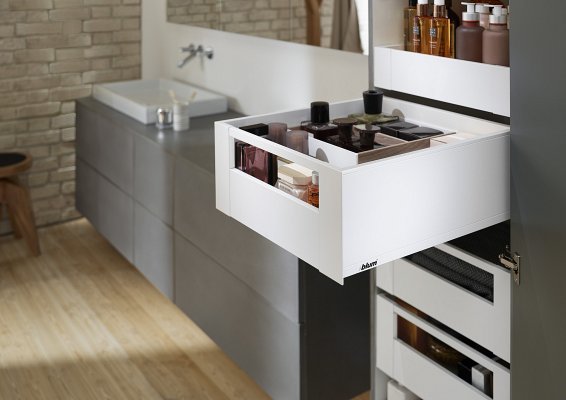 Внутренний ящик LEGRABOX pure TIP-ON BLUMOTION (высота C 177, глубина 500 мм, до 70 кг), терра-черный